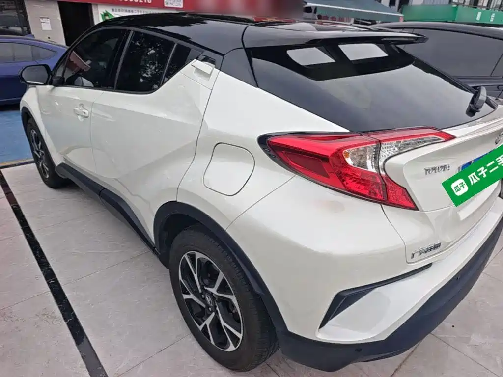 Toyota C-HR 2020 2.0L Lead — Фотографии автомобиля 5