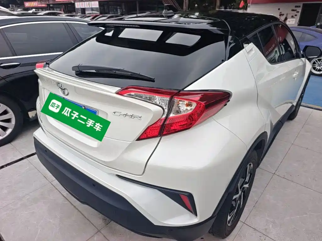 Toyota C-HR 2020 2.0L Lead — Фотографии автомобиля 7