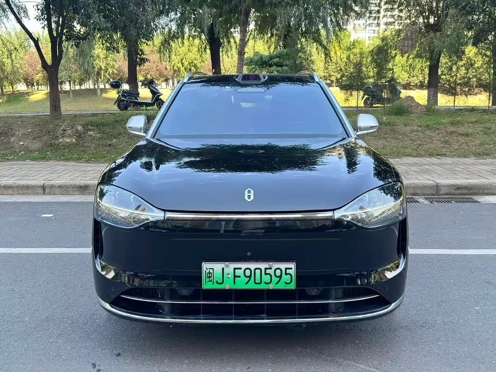 Aito M9 2024 Ultra 42kWh 6 мест — Фотографии автомобиля 2