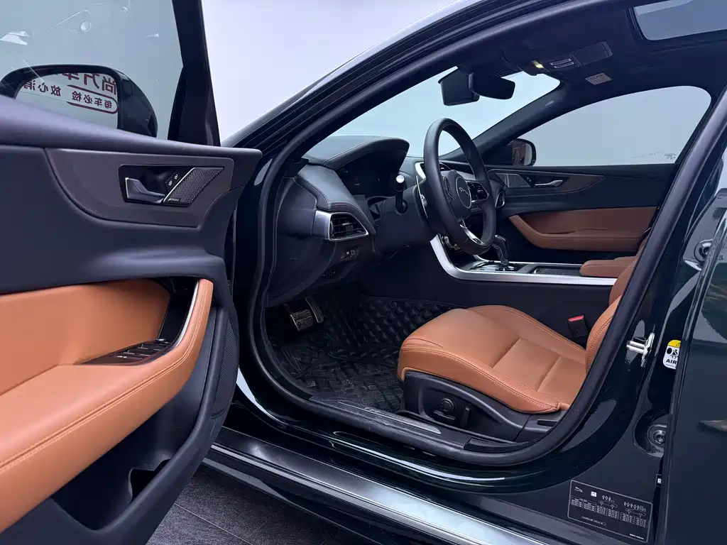 Jaguar XEL 2024 2.0T 250PS R-DYNAMIC S Sport — Фотографии автомобиля 6