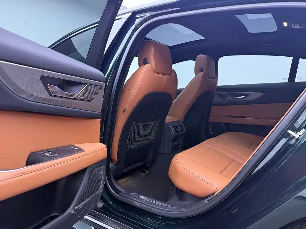 Jaguar XEL 2024 2.0T 250PS R-DYNAMIC S Sport — Фотографии автомобиля 8
