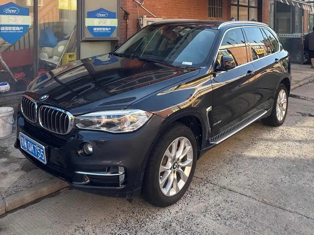 BMW X5 2017 xDrive28i — Фотографии автомобиля 1