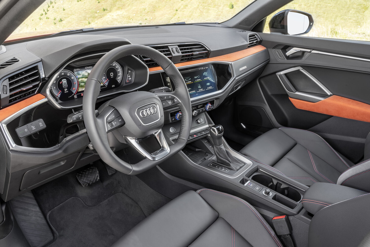 Audi Q3 2022 35 TFSI Fashion — Фотографии комплектации 12