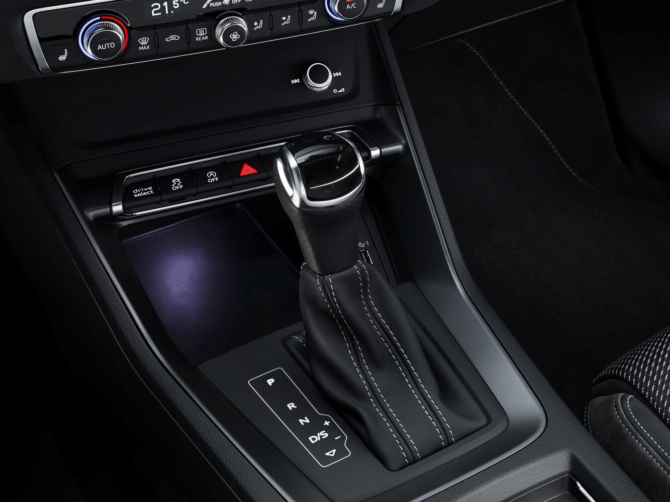 Audi Q3 2022 35 TFSI Fashion — Фотографии комплектации 13