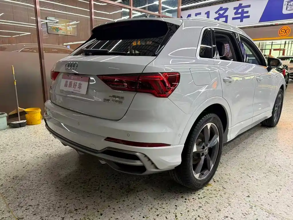 Audi Q3 2022 35 TFSI Fashion — Фотографии автомобиля 6