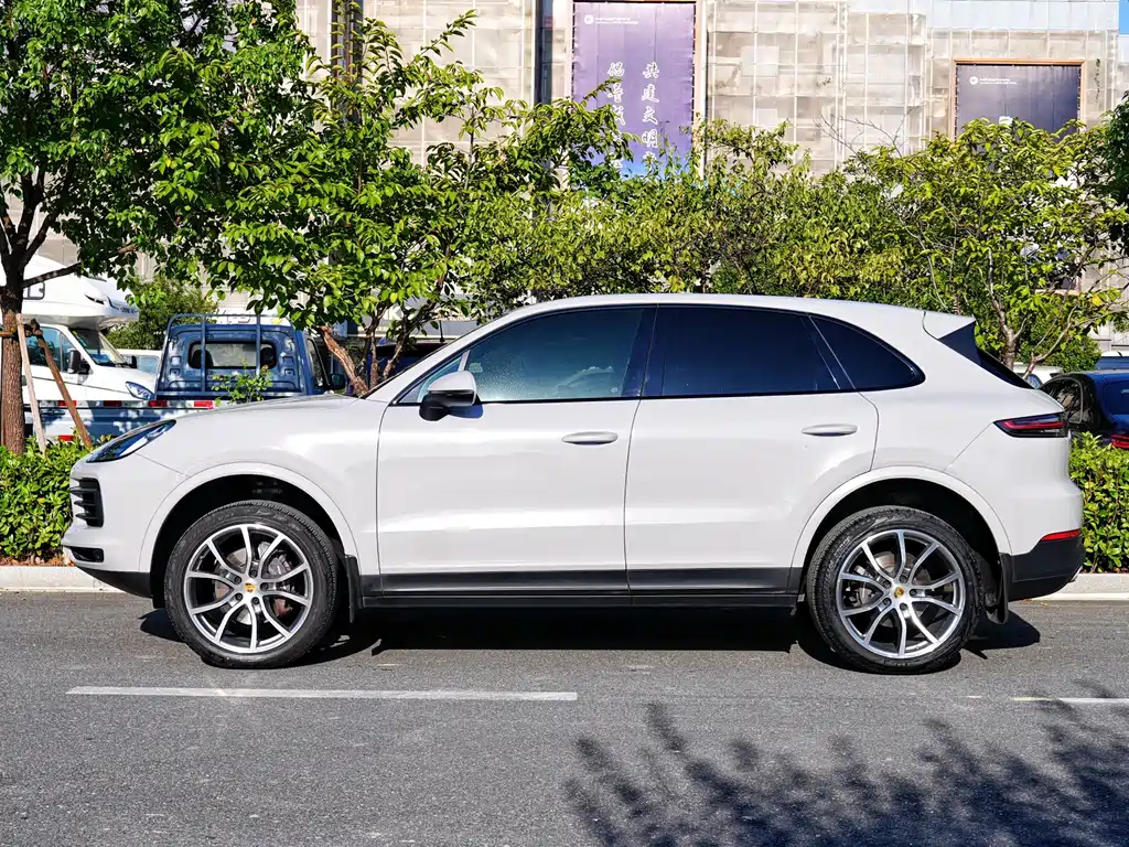 Porsche Cayenne 2019 Cayenne 3.0T — Фотографии автомобиля 4