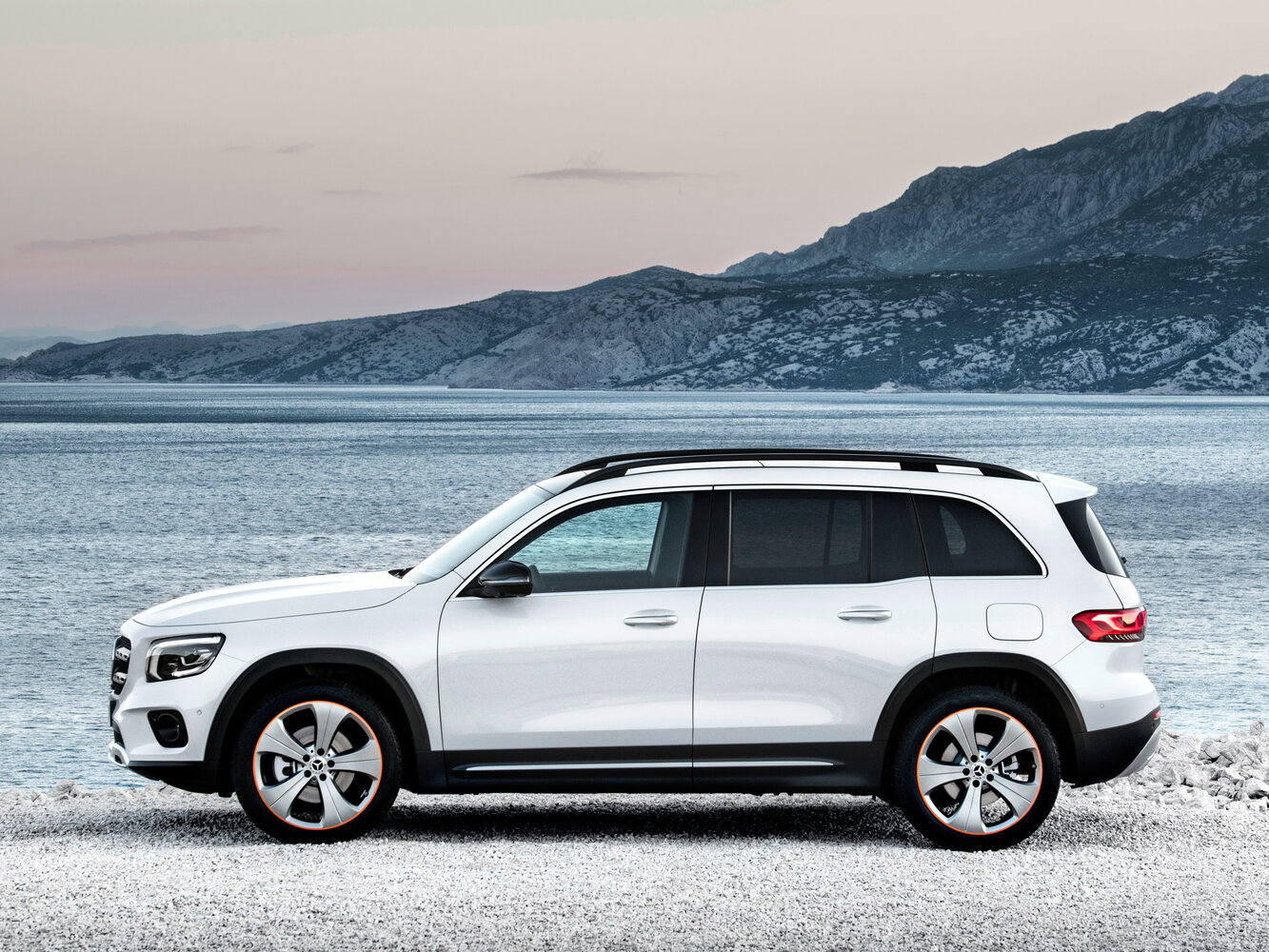 Mercedes-Benz GLB 2020 GLB 200 Fashion — Фотографии комплектации 3