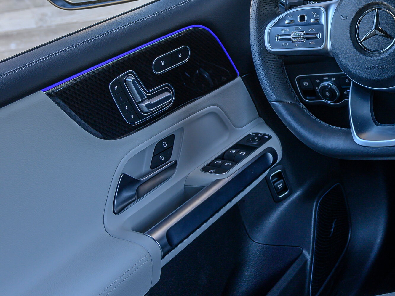 Mercedes-Benz GLB 2020 GLB 200 Fashion — Фотографии комплектации 10