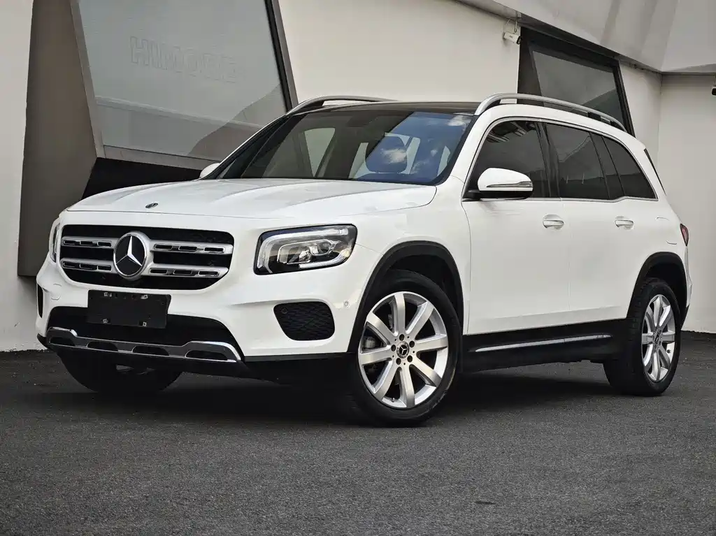 Mercedes-Benz GLB 2020 GLB 200 Fashion — Фотографии автомобиля 1