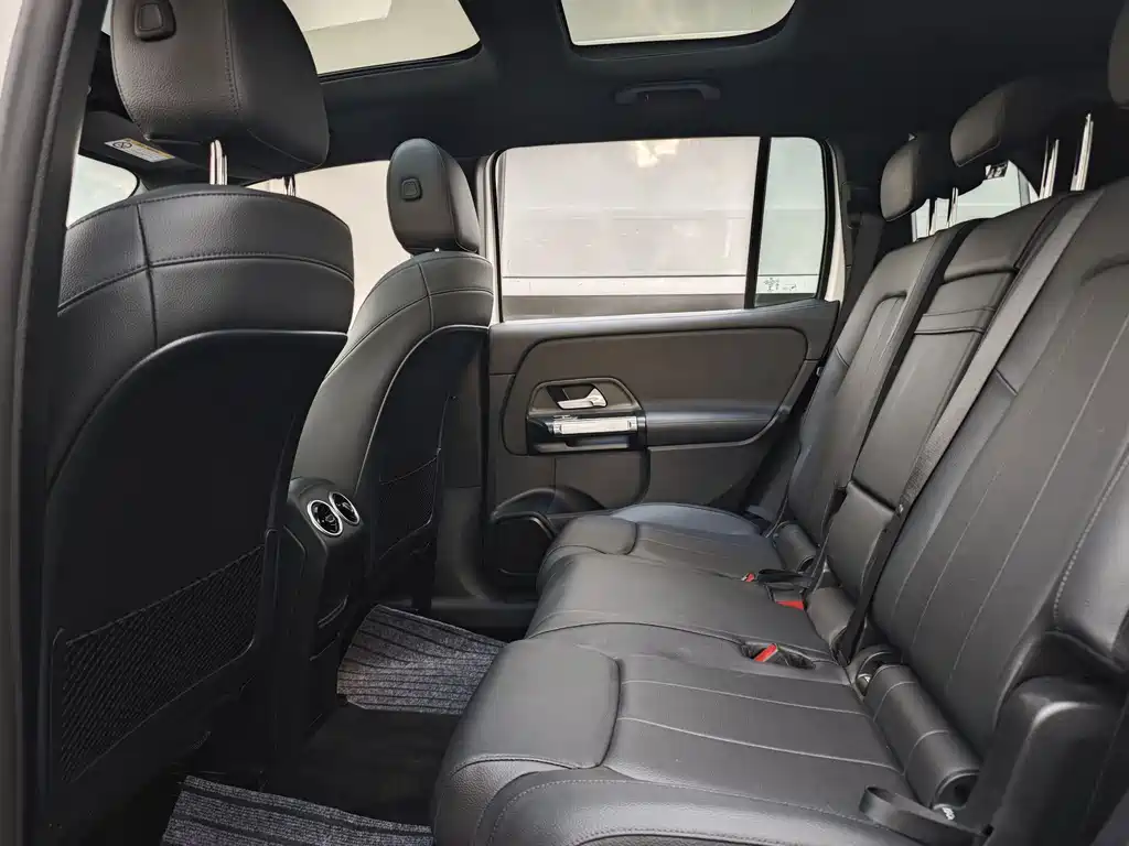 Mercedes-Benz GLB 2020 GLB 200 Fashion — Фотографии автомобиля 19