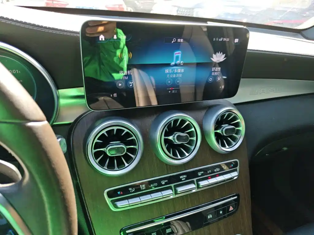 Mercedes-Benz GLC 2020 GLC 300 L 4MATIC Luxury — Фотографии автомобиля 13