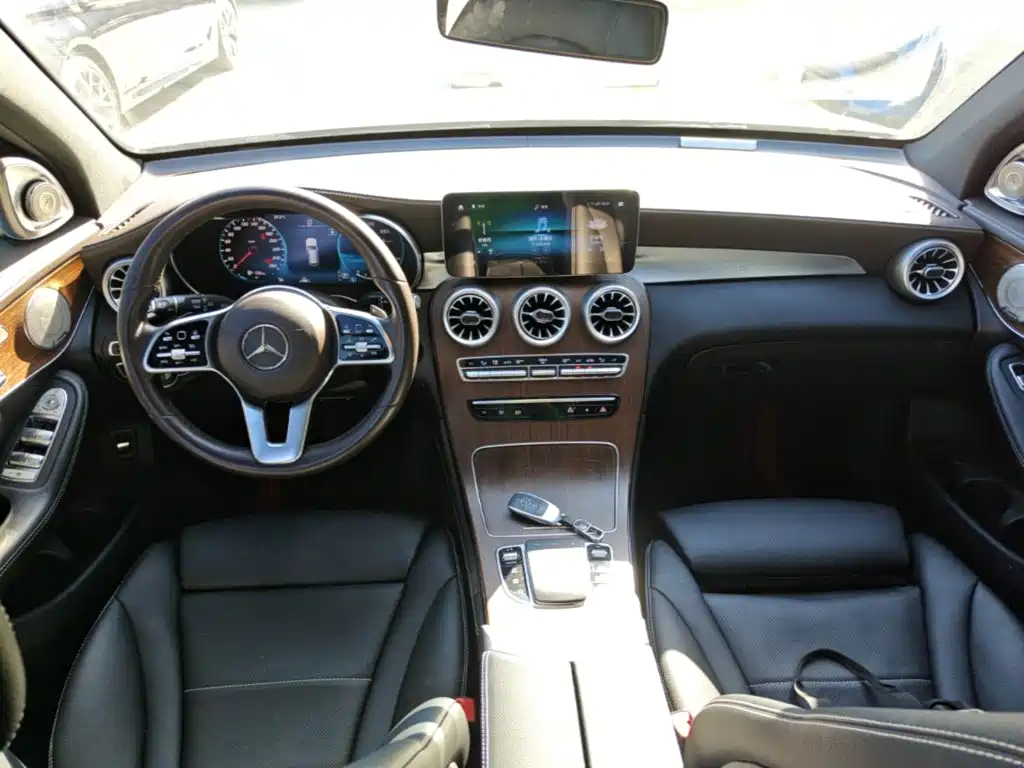 Mercedes-Benz GLC 2020 GLC 300 L 4MATIC Luxury — Фотографии автомобиля 10