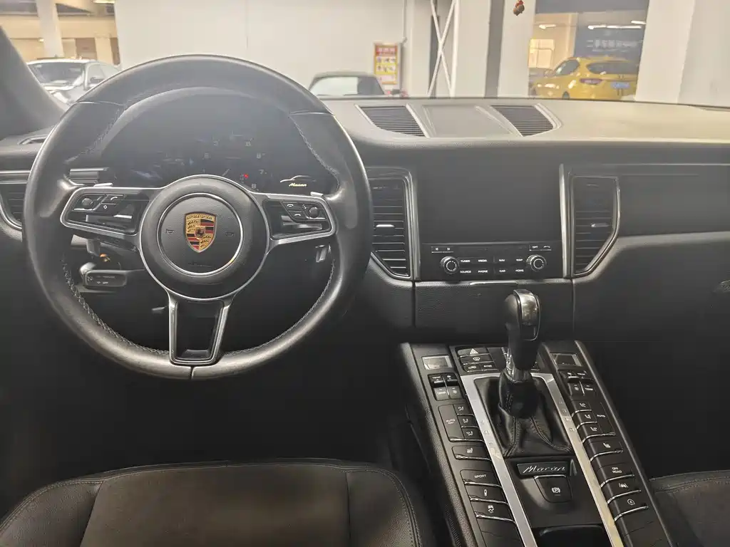 Porsche Macan 2018 Macan 2.0T — Фотографии автомобиля 14