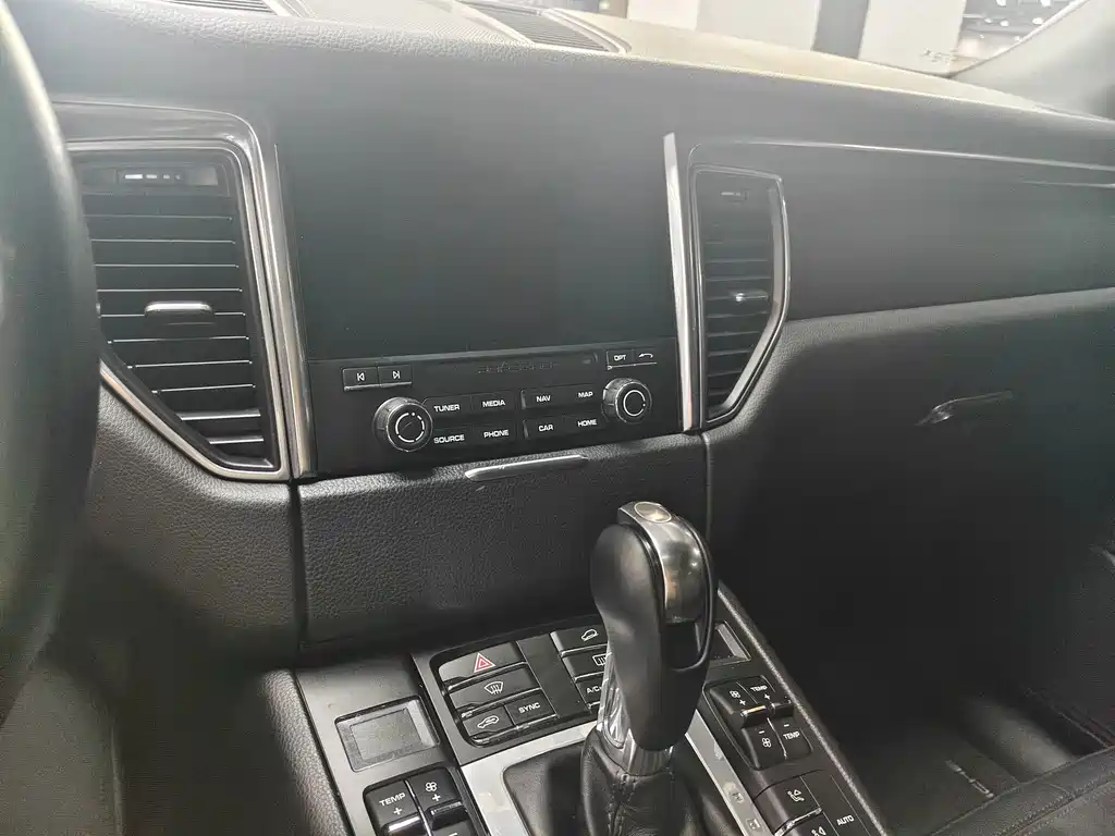 Porsche Macan 2018 Macan 2.0T — Фотографии автомобиля 7