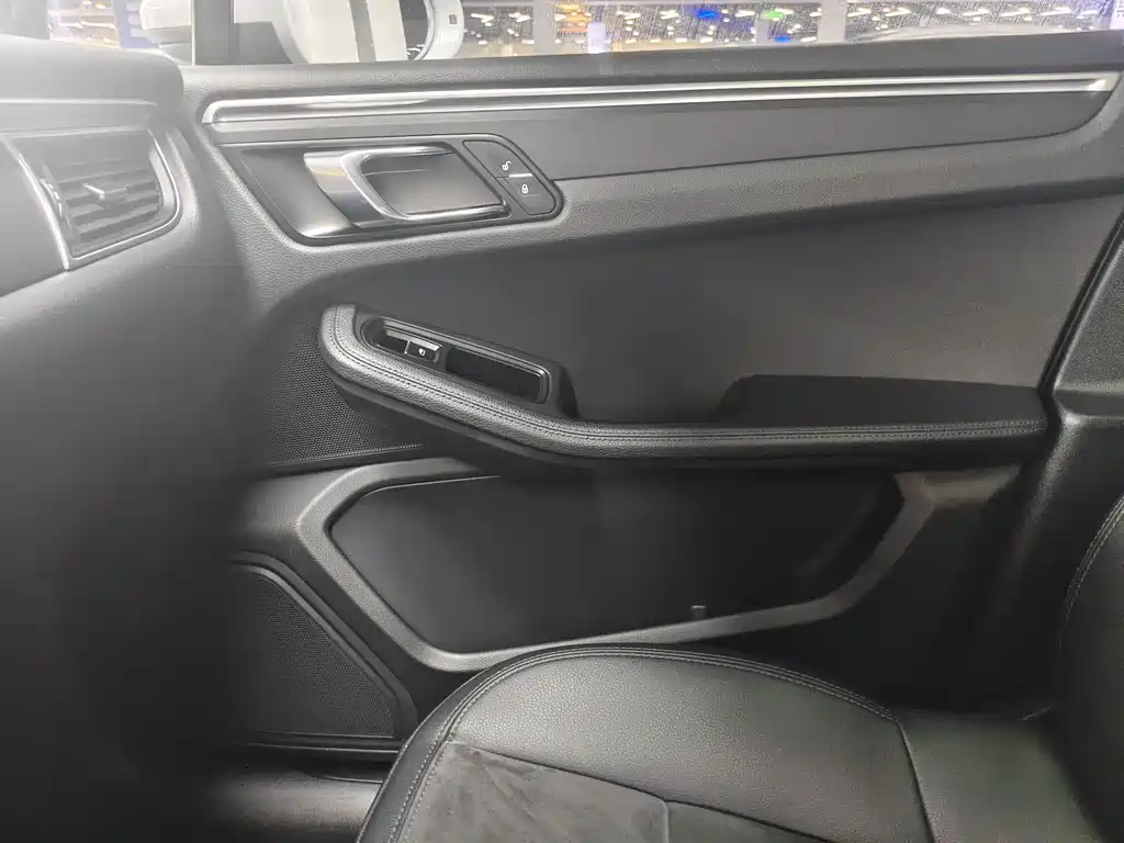 Porsche Macan 2018 Macan 2.0T — Фотографии автомобиля 8