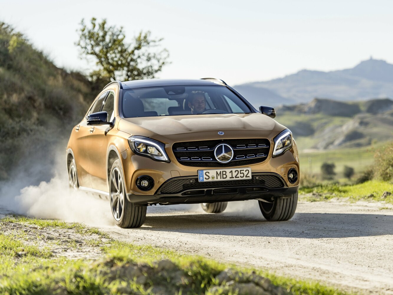 Mercedes-Benz GLA 2019 GLA 200 — Фотографии комплектации 2