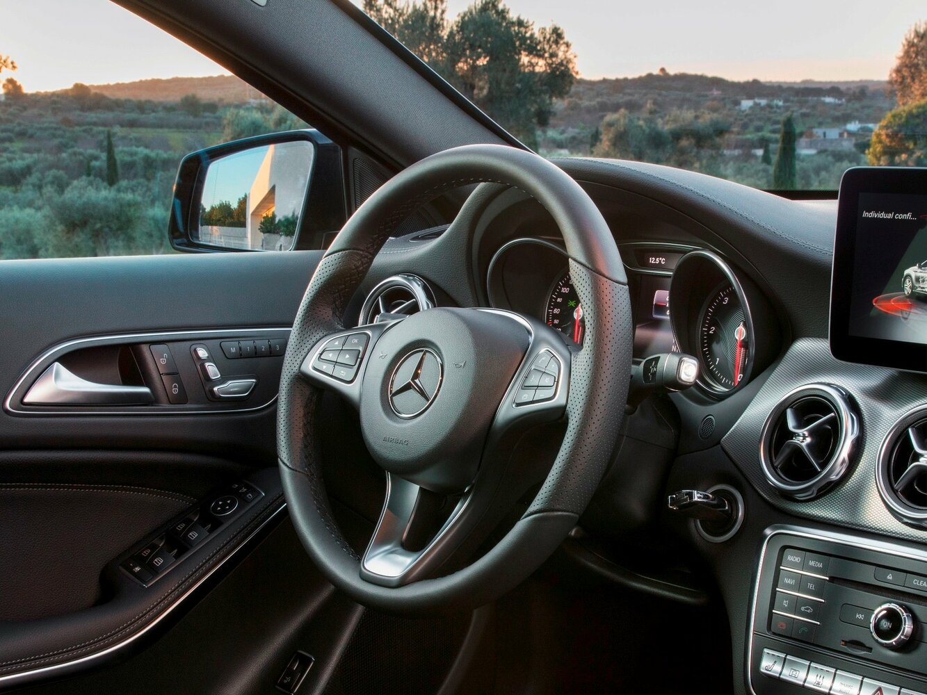 Mercedes-Benz GLA 2019 GLA 200 — Фотографии комплектации 11