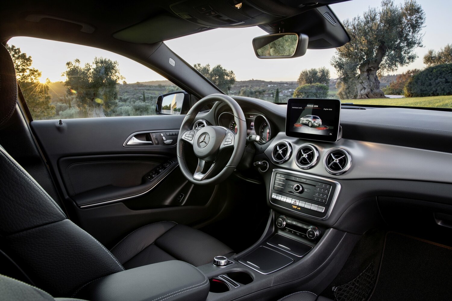 Mercedes-Benz GLA 2019 GLA 200 — Фотографии комплектации 6