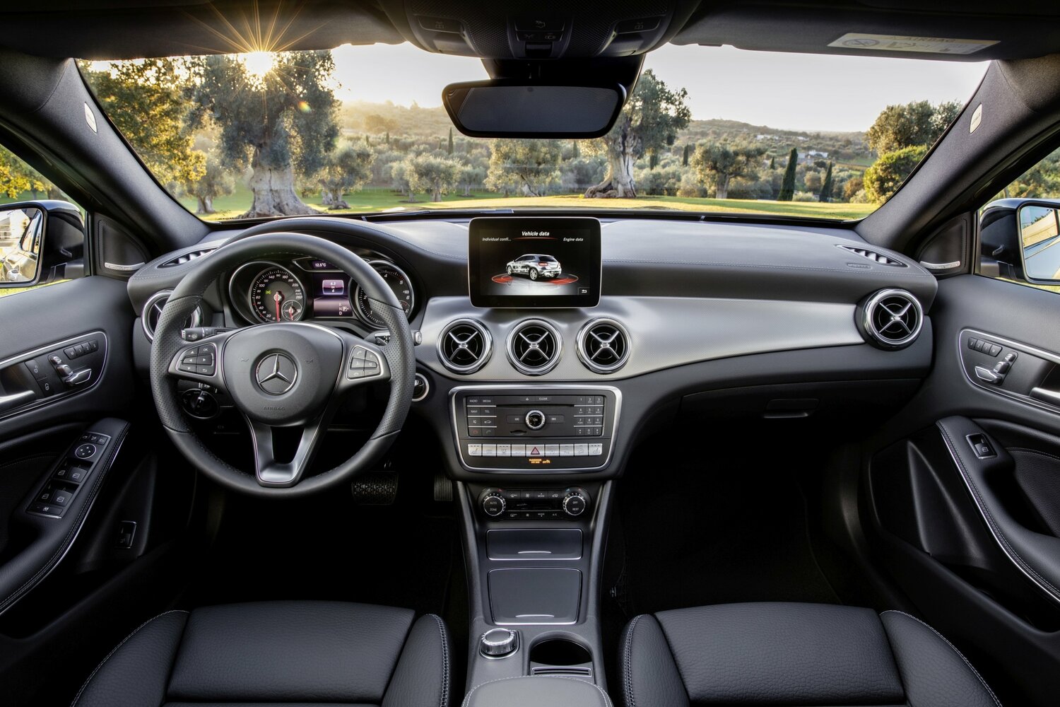 Mercedes-Benz GLA 2019 GLA 200 — Фотографии комплектации 9