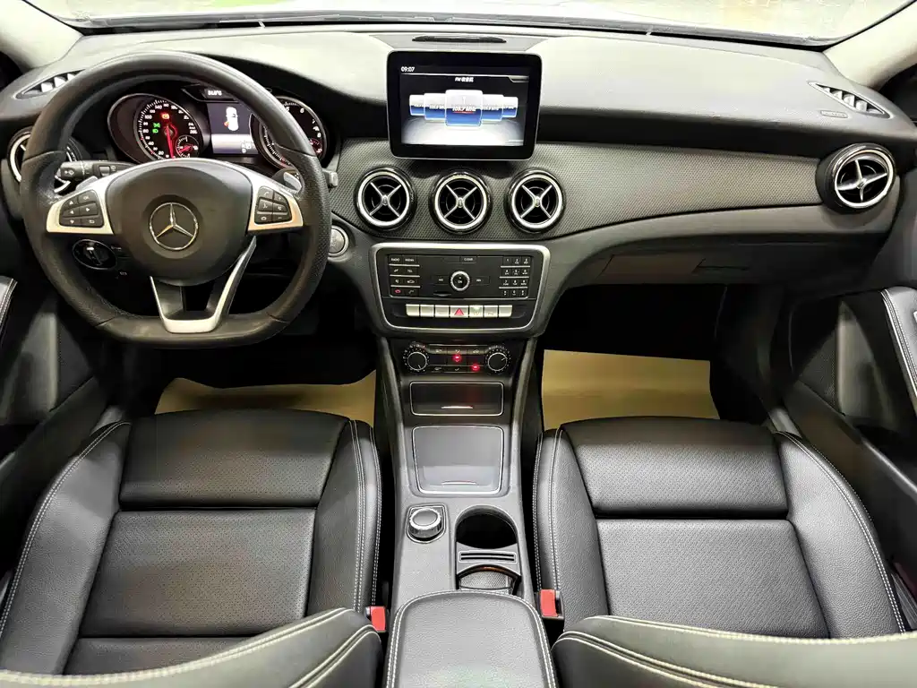 Mercedes-Benz GLA 2019 GLA 200 — Фотографии автомобиля 5