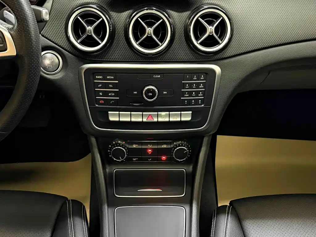 Mercedes-Benz GLA 2019 GLA 200 — Фотографии автомобиля 6