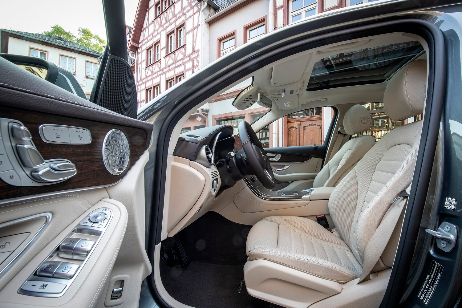 Mercedes-Benz GLC 2020 GLC 260 L 4MATIC Luxury — Фотографии комплектации 11