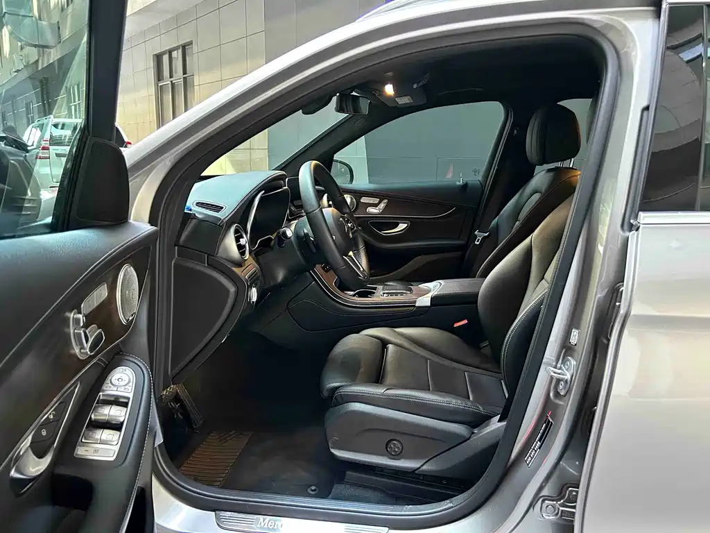 Mercedes-Benz GLC 2020 GLC 260 L 4MATIC Luxury — Фотографии автомобиля 11