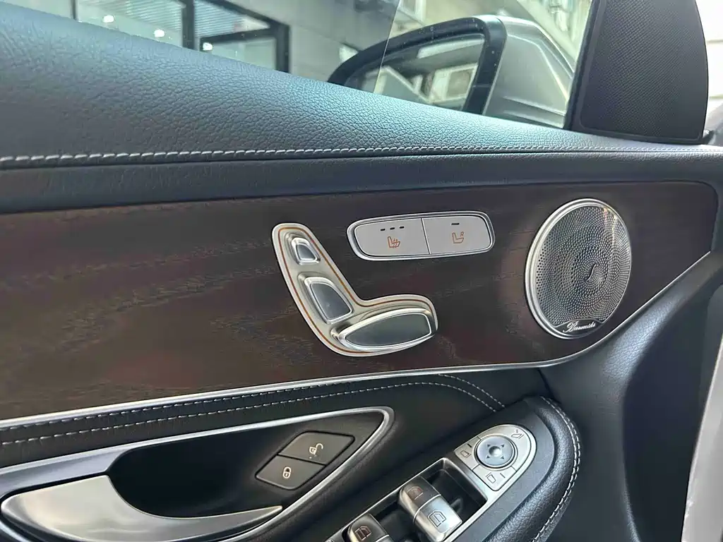 Mercedes-Benz GLC 2020 GLC 260 L 4MATIC Luxury — Фотографии автомобиля 13