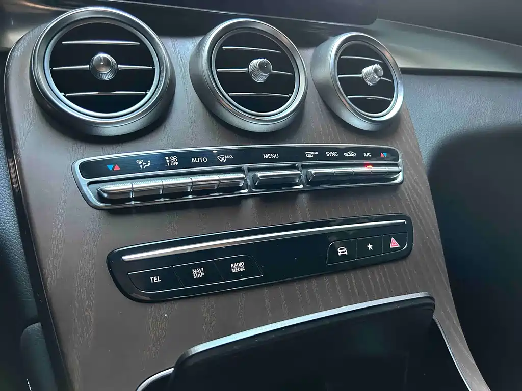 Mercedes-Benz GLC 2020 GLC 260 L 4MATIC Luxury — Фотографии автомобиля 18