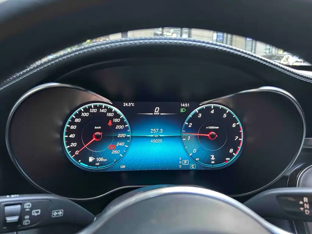 Mercedes-Benz GLC 2020 GLC 260 L 4MATIC Luxury — Фотографии автомобиля 19
