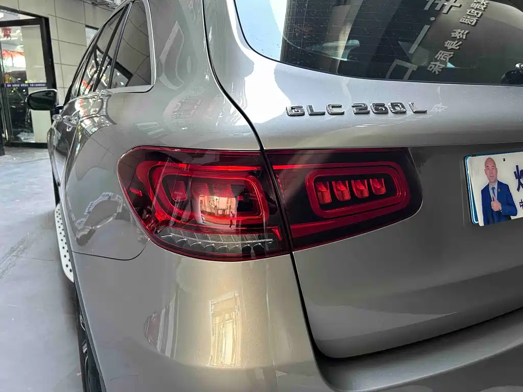 Mercedes-Benz GLC 2020 GLC 260 L 4MATIC Luxury — Фотографии автомобиля 4