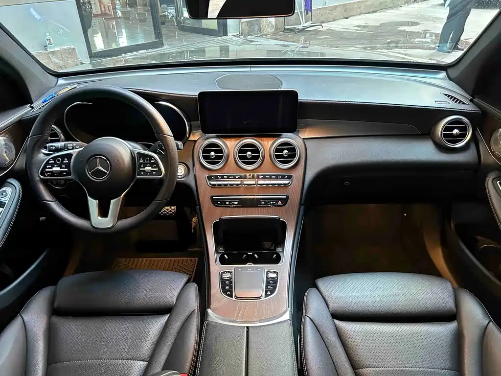 Mercedes-Benz GLC 2020 GLC 260 L 4MATIC Luxury — Фотографии автомобиля 6
