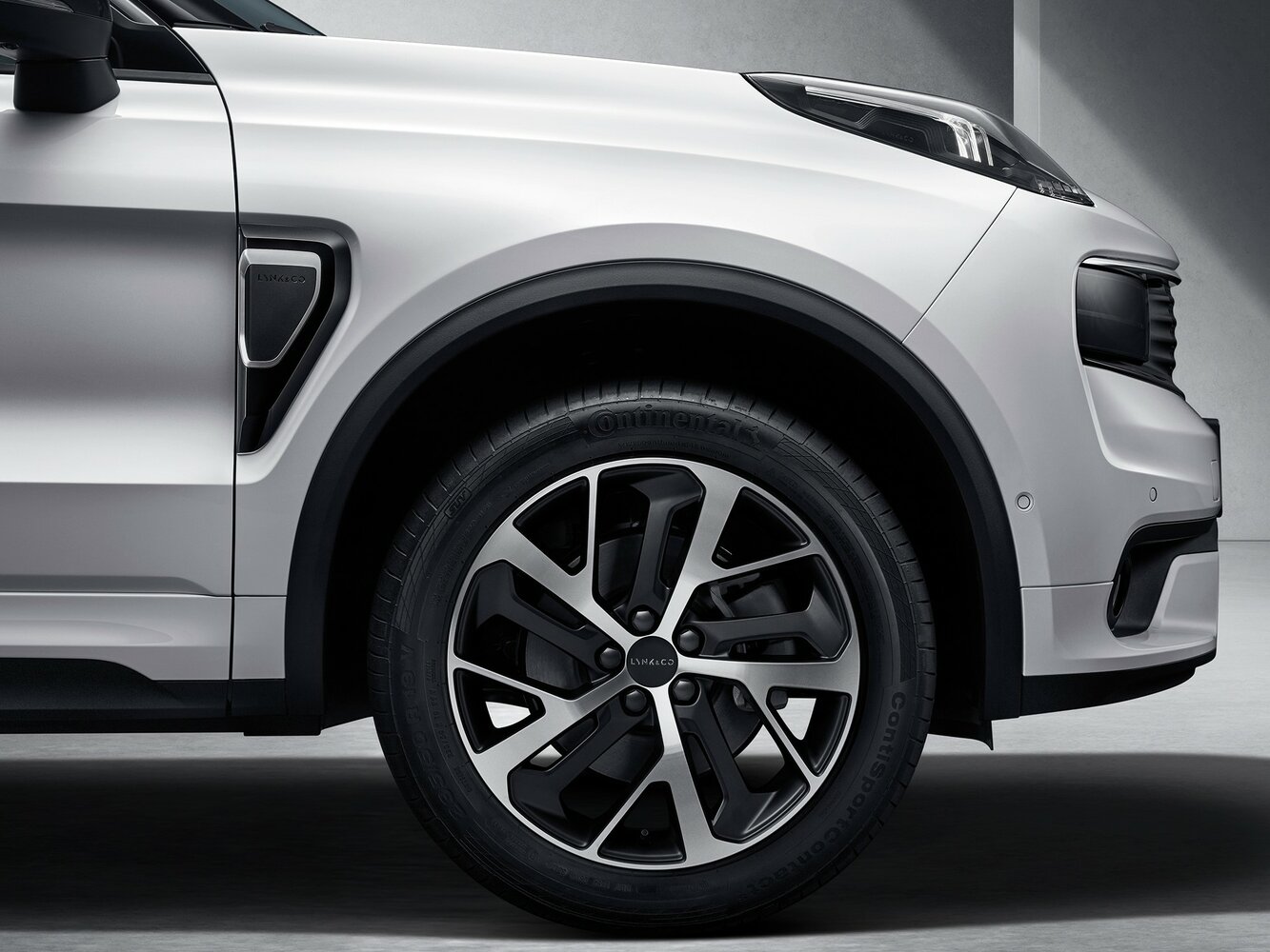 Lynk & Co 01 2017 2.0T Pro — Фотографии комплектации 13