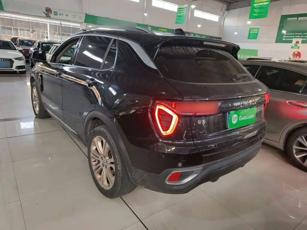 Lynk & Co 01 2017 2.0T Pro — Фотографии автомобиля 5