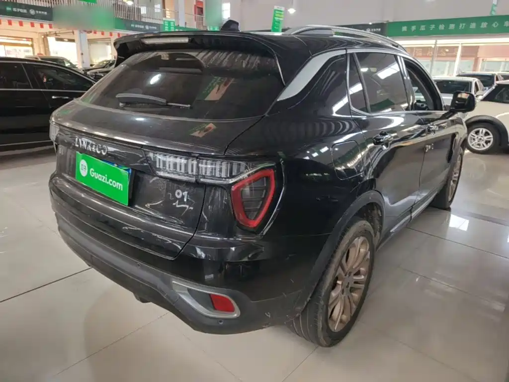 Lynk & Co 01 2017 2.0T Pro — Фотографии автомобиля 7