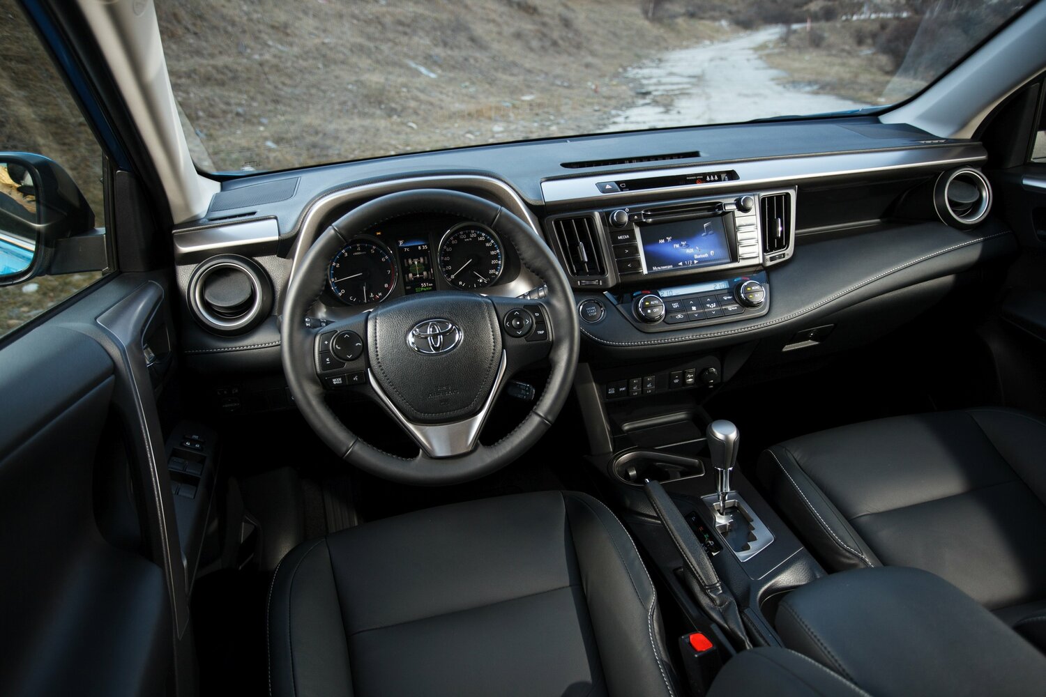 Toyota RAV4 2016 2.0L CVT V — Фотографии комплектации 12