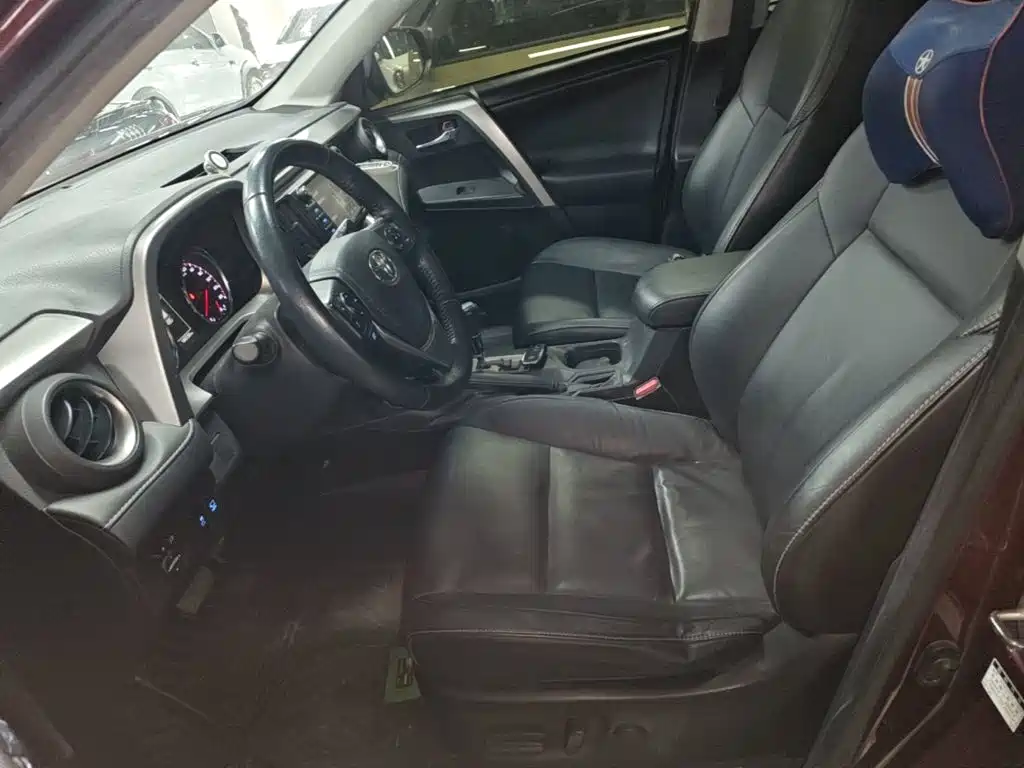 Toyota RAV4 2016 2.0L CVT V — Фотографии автомобиля 15