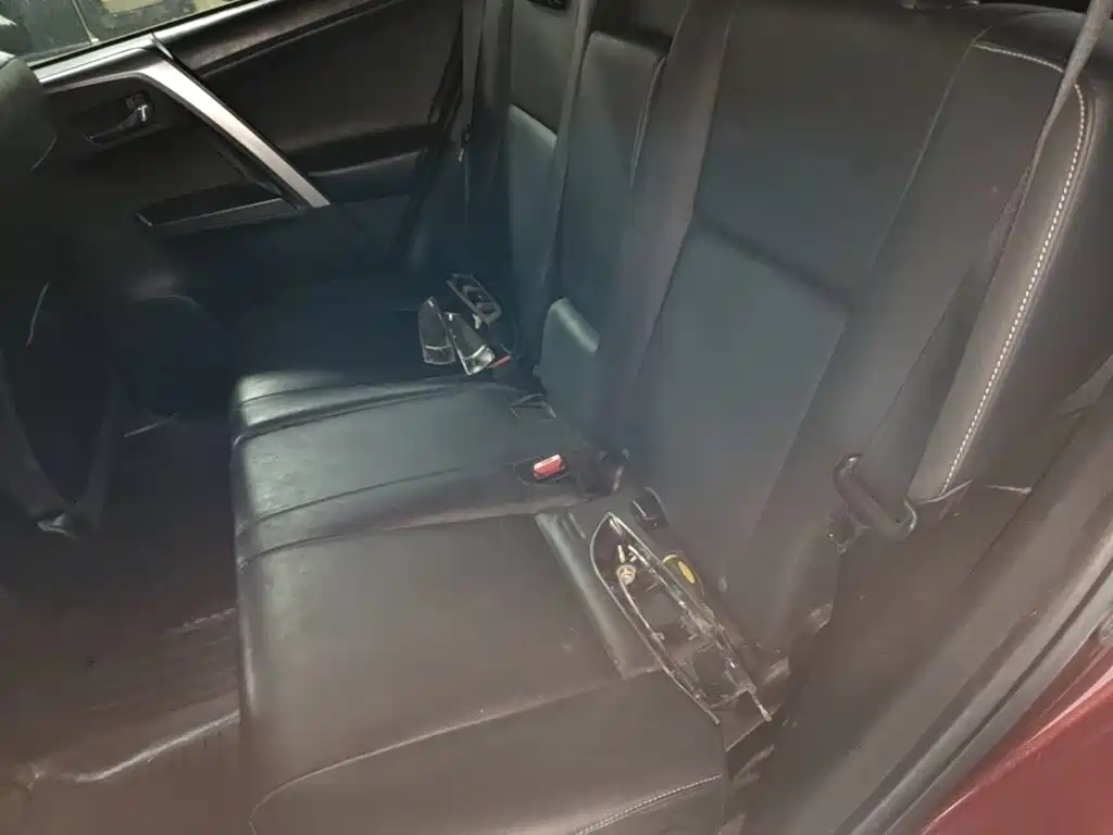 Toyota RAV4 2016 2.0L CVT V — Фотографии автомобиля 17