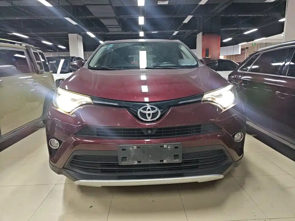 Toyota RAV4 2016 2.0L CVT V — Фотографии автомобиля 3