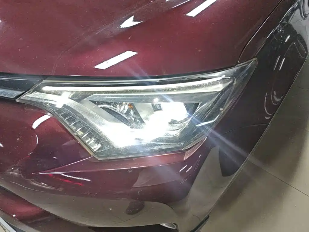 Toyota RAV4 2016 2.0L CVT V — Фотографии автомобиля 24