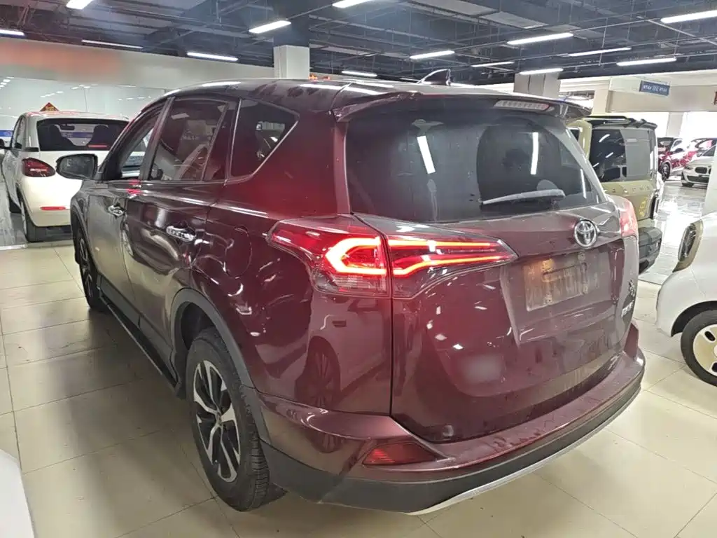 Toyota RAV4 2016 2.0L CVT V — Фотографии автомобиля 5