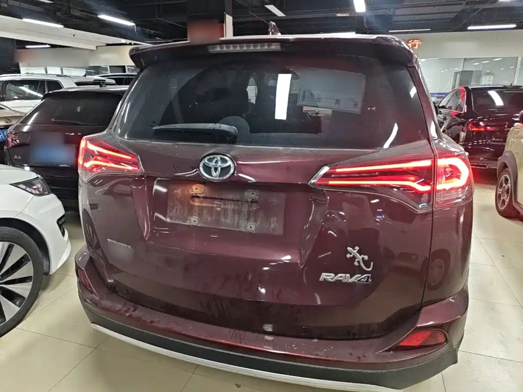 Toyota RAV4 2016 2.0L CVT V — Фотографии автомобиля 6