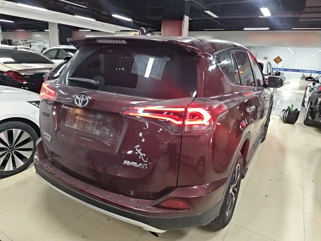 Toyota RAV4 2016 2.0L CVT V — Фотографии автомобиля 7
