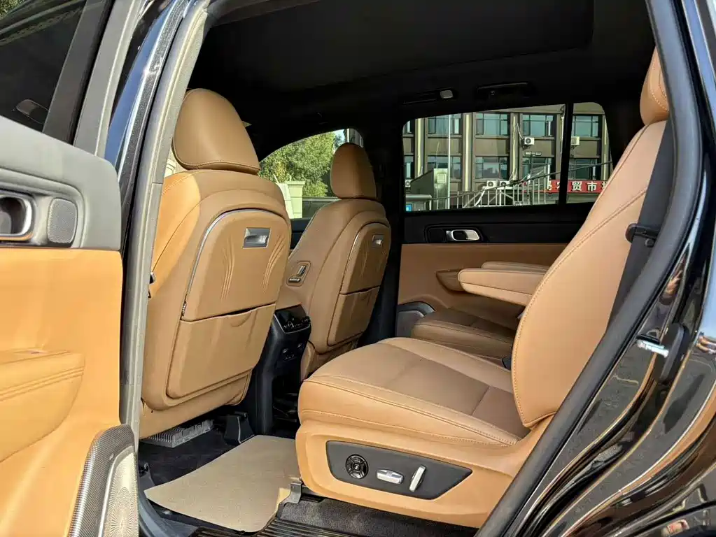 Li Auto ONE 2021 6 мест — Фотографии автомобиля 7