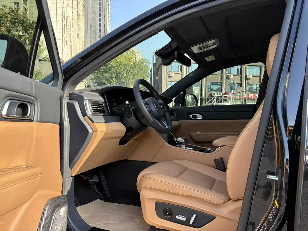 Li Auto ONE 2021 6 мест — Фотографии автомобиля 9