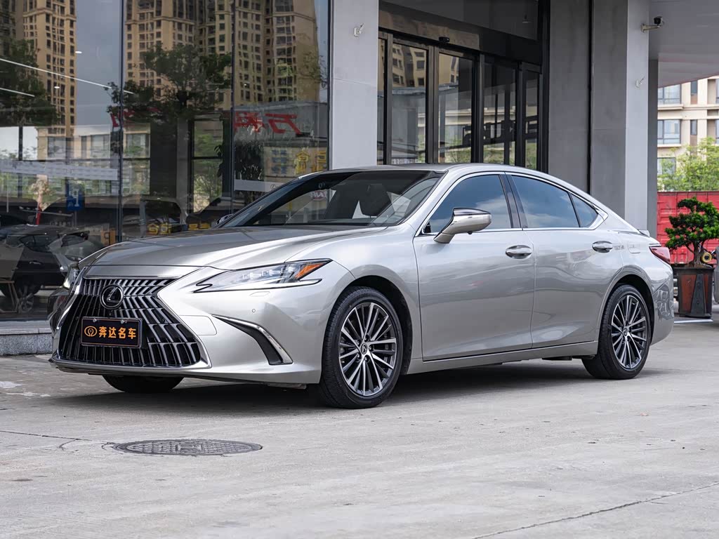 Lexus ES 2022 300h Premium