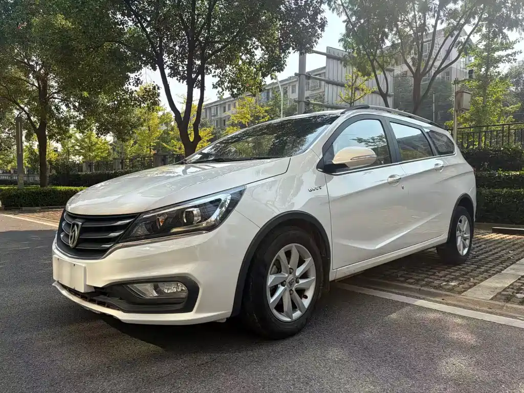 Baojun 310W 2017 1.5L MT Fashion V