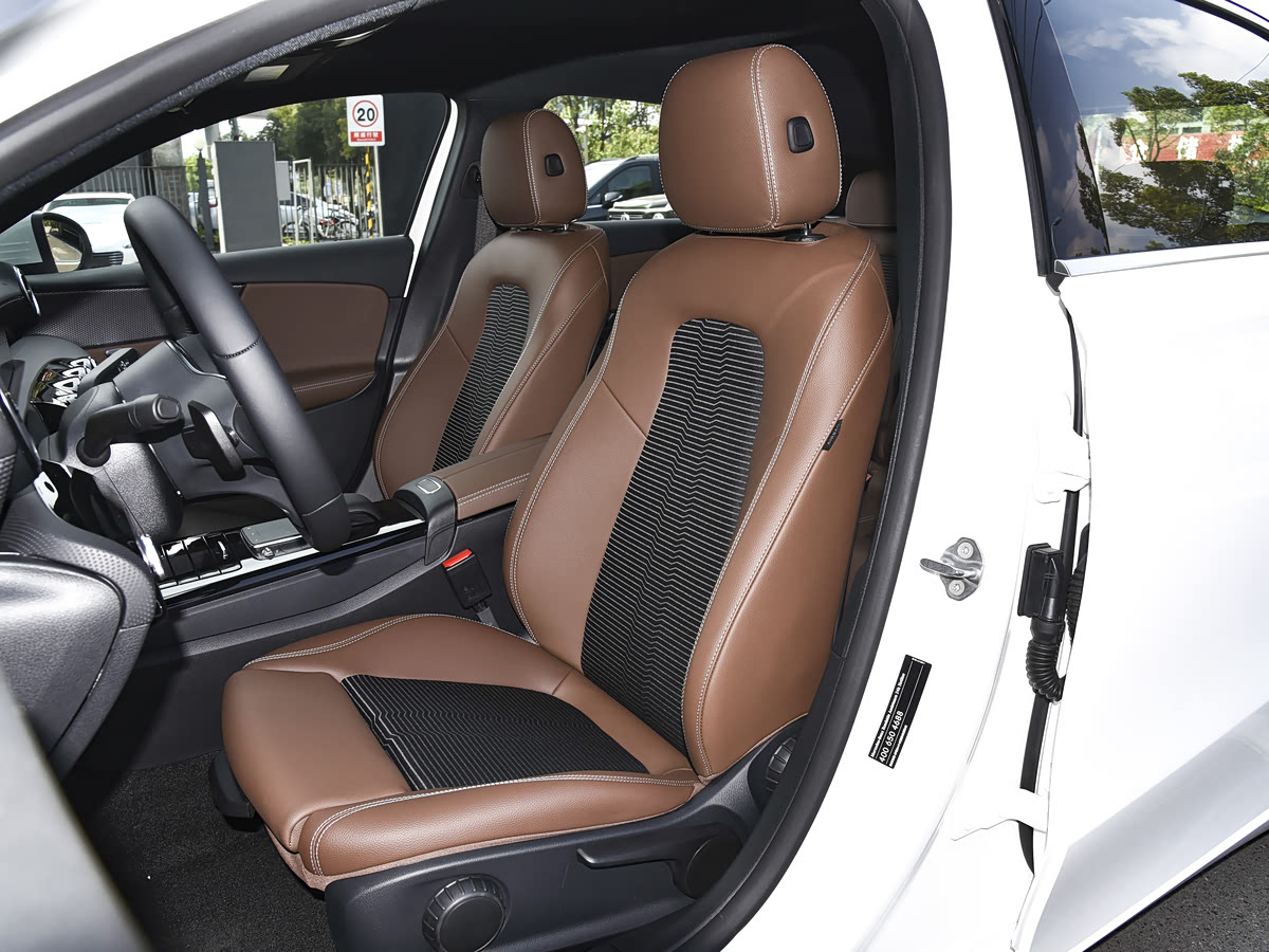 Mercedes-Benz A-Class A 2021 A 200 L Sport Fashion — Фотографии комплектации 19