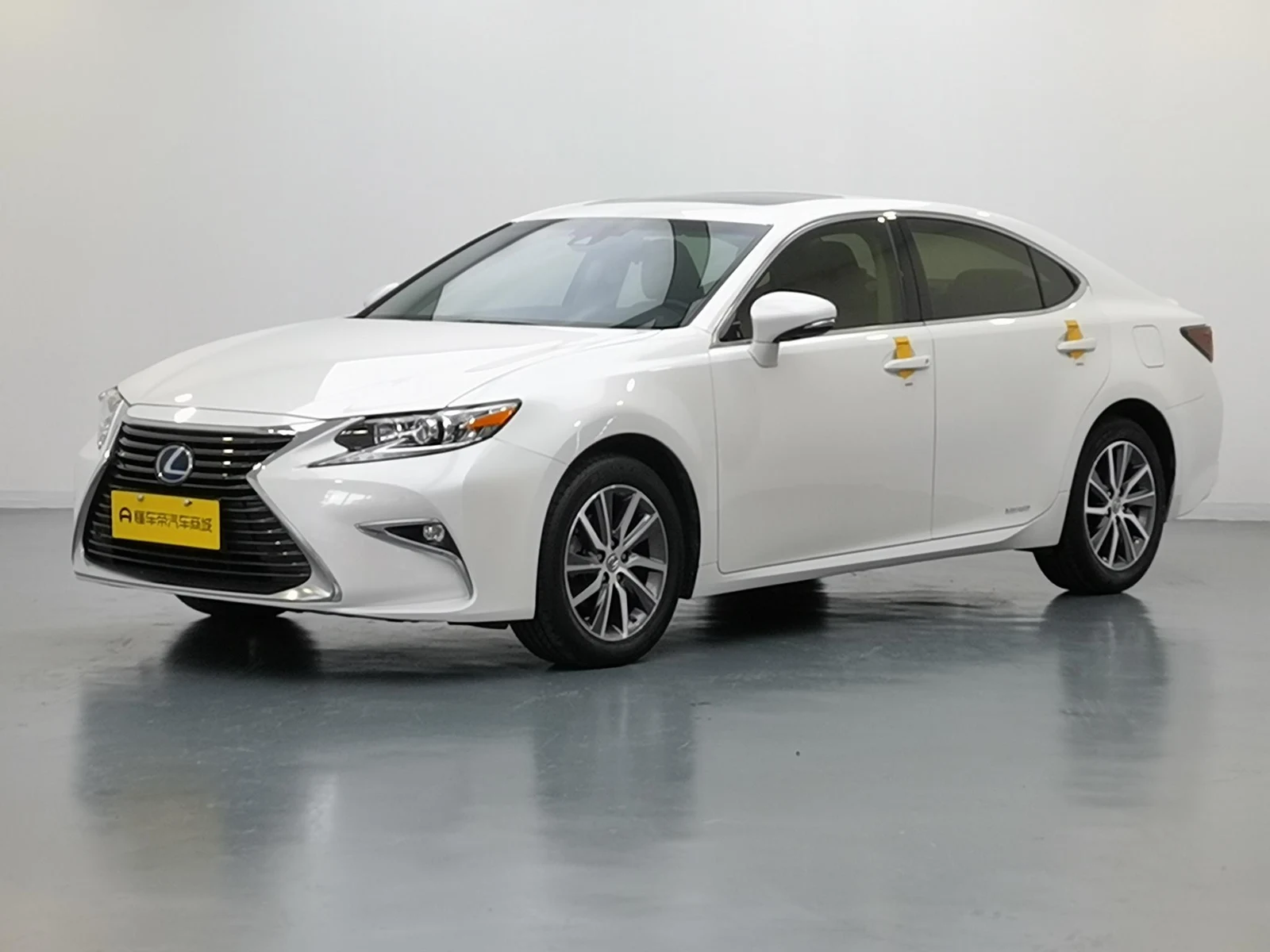 Lexus ES 2015 300h Comfort