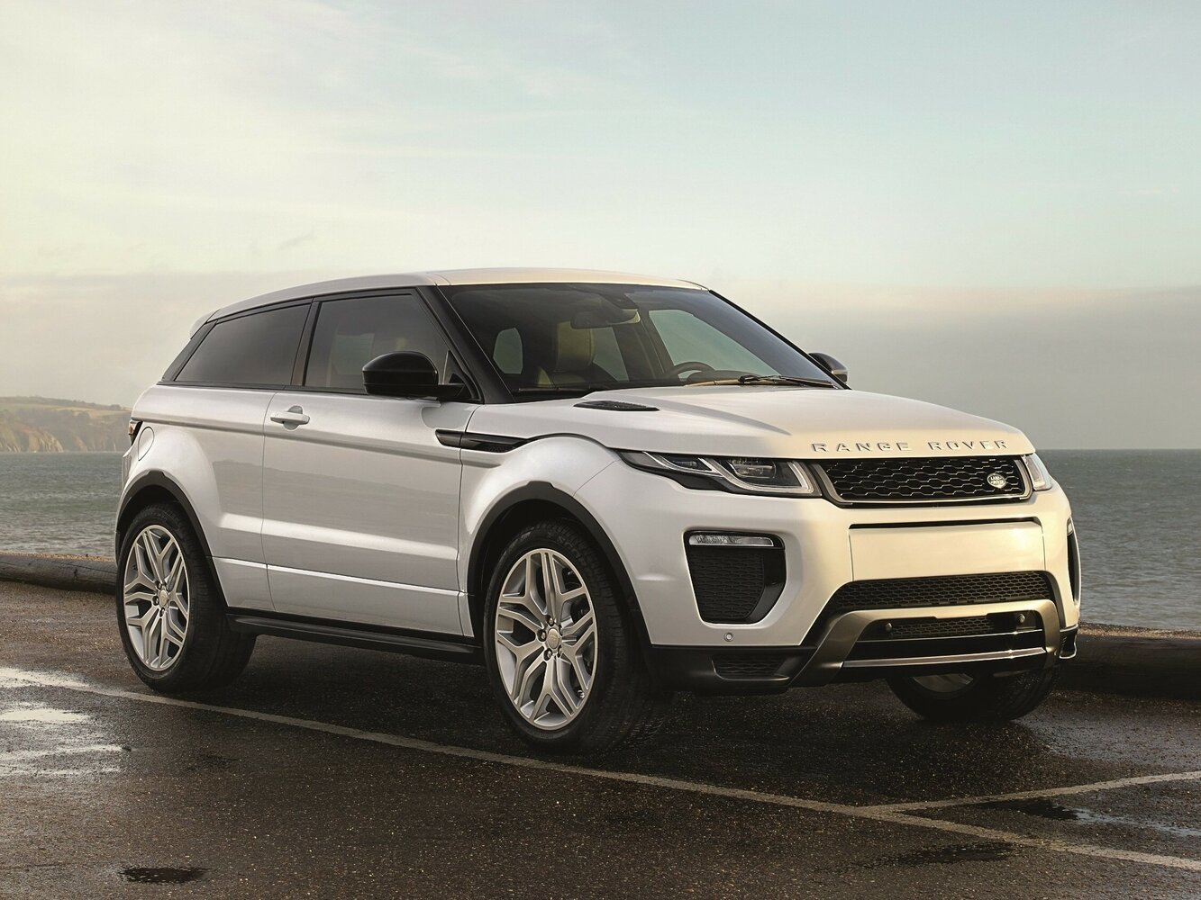 Land Rover Range Rover Evoque 2.2 SD4 — Фотографии комплектации 1